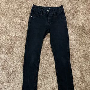 1822 Denim - Black Denim Capri Pants